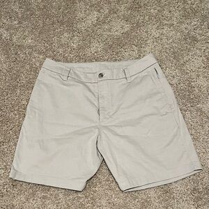 Lululemon Commission Short Classic Fit 7” inseam 32” waist